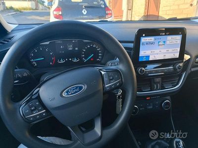 Usata Ford Fiesta 92 CV (67 kW) 2019 Grigio Utilitaria