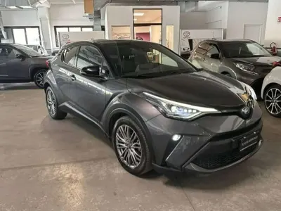 Usata Toyota C-HR Lounge 152 CV (111 kW) 2023 Dark grey SUV