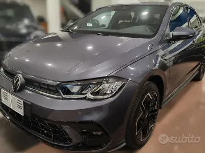 Nuova VW Polo R-line Plus 95 CV (69 kW) 2025 Grigio Utilitaria