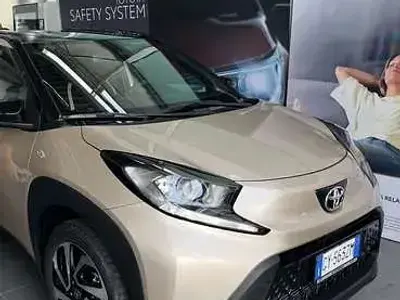 Usata Toyota Aygo X Edition 72 CV (52 kW) 2025 SUV