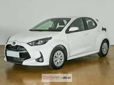 Usata Toyota Yaris Hybrid Active 116 CV (85 kW) 2022 Bianco Berlina