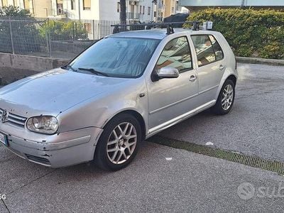 Usata 2002 VW Golf Highline Berlina | 600 € (Super prezzo)