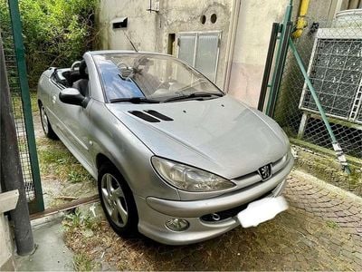 Usata Peugeot 206 CC 109 CV (80 kW) 2004 Argento Cabrio