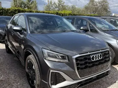 Usata Audi Q2 Ambiente 116 CV (85 kW) 2025 Grigio daytona SUV