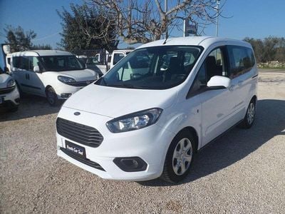 Usata Ford Courier 101 CV (74 kW) 2022 Bianco Monovolume