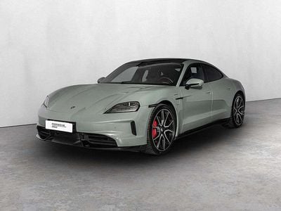Usata Porsche Taycan 4S 339 kW (462 CV) 2024 Shade green metallizzato Berlina