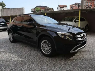 Usata Mercedes GLA180 Business 109 CV (80 kW) 2018 Nero SUV