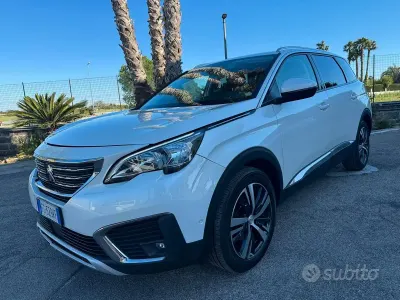 Usado Peugeot 5008 Allure 131 HP (96 kW) 2018 Branco SUV