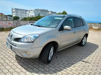 Usata Renault Koleos 175 CV (128 kW) 2008 Grigio SUV