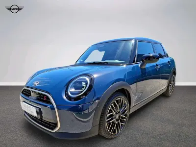 Usata Mini Cooper Favoured 150 kW (204 CV) 2025 Blu/azzurro Utilitaria