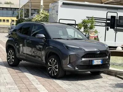 Usata Toyota Yaris Cross Trend 92 CV (67 kW) 2023 Grigio SUV