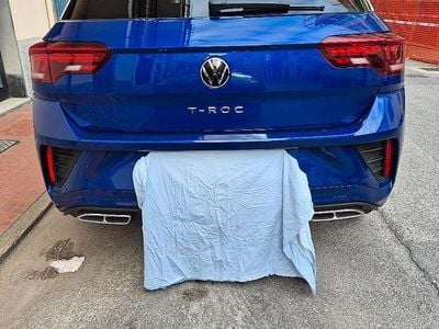 Usata VW T-Roc R-line 150 CV (110 kW) 2024 Blu SUV