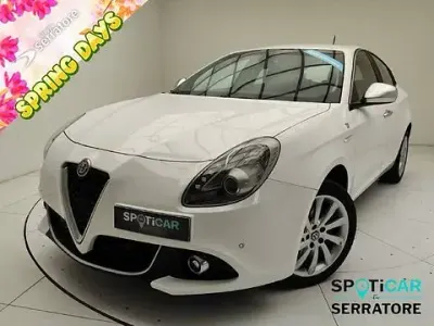 Usata Alfa Romeo Giulietta Ti 120 CV (88 kW) 2021 Bianco Utilitaria