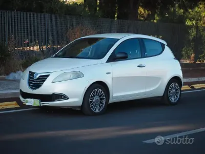 Usata Lancia Ypsilon Silver 69 CV (50 kW) 2011 Bianco Utilitaria