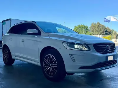 Usata Volvo XC60 Momentum 190 CV (139 kW) 2016 Bianco SUV