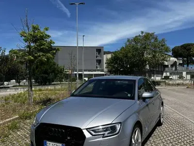 Begagnad Audi A3 Sport 110 HK (80 kW) 2017 Grå Sedan