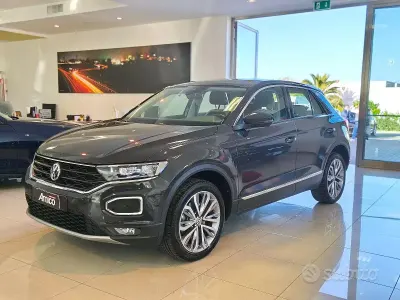 Usata VW T-Roc Style 150 CV (110 kW) 2019 Grigio SUV