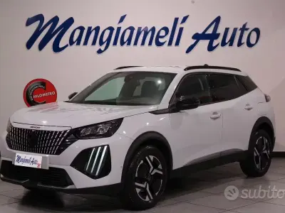 Usata Peugeot 2008 Allure 131 CV (96 kW) 2023 Bianco SUV