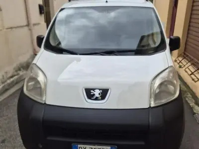 Usata Peugeot Bipper 68 CV (50 kW) 2009 Bianco Monovolume