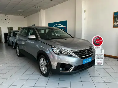 Usata Peugeot 5008 131 CV (96 kW) 2019 Grigio SUV
