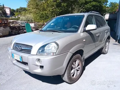 Usata Hyundai Tucson Active 141 CV (103 kW) 2008 Grigio SUV