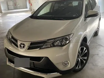 Usata Toyota RAV4 150 CV (110 kW) 2015 Bianco SUV