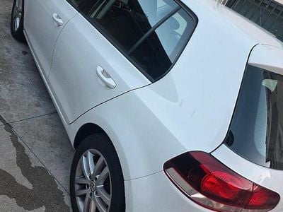 Usata VW Golf VI 105 CV (77 kW) 2010 Bianco Utilitaria