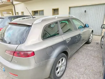 Usata Alfa Romeo 159 120 CV (88 kW) 2007 Grigio Station wagon