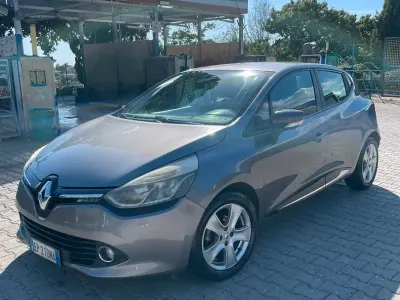 Usata Renault Clio 75 CV (55 kW) 2012 Grigio Berlina