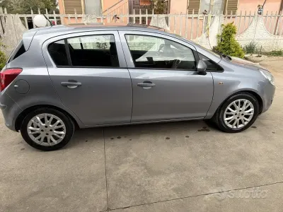 Usado Opel Corsa 75 HP (55 kW) 2009 Citadino