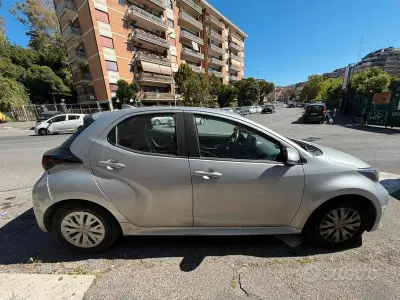 Usata Toyota Yaris 65 CV (47 kW) 2022 Grigio Utilitaria