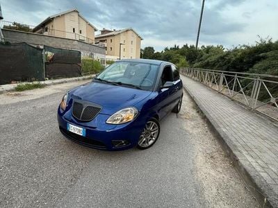 Usata Lancia Ypsilon 95 CV (69 kW) 2011 Blu Utilitaria