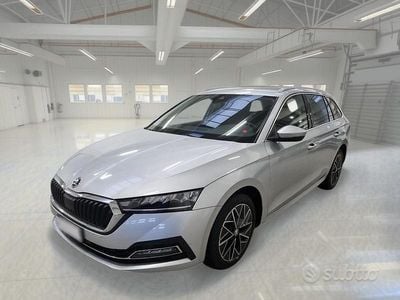 Grigio Usata 2021 Skoda Octavia Executive Station wagon | 17.400 € (Buon prezzo)