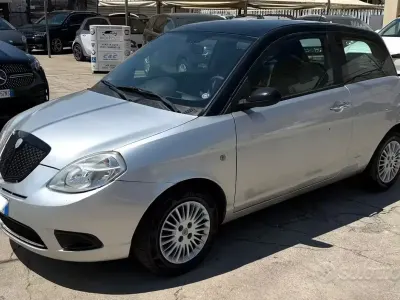 Usata Lancia Ypsilon 75 CV (55 kW) 2008 Grigio Utilitaria