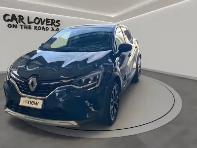 Usata Renault Captur Techno 143 CV (105 kW) 2023 Rpe blu marine SUV