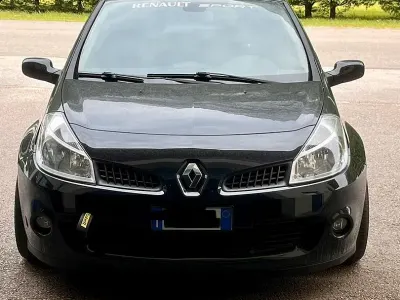 Usata Renault Clio R.S. 200 CV (147 kW) 2006 Utilitaria