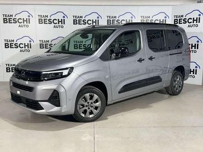 Neu Opel Combo Elegance 131 PS (96 kW) 2026 Grau Van / Kleinbus