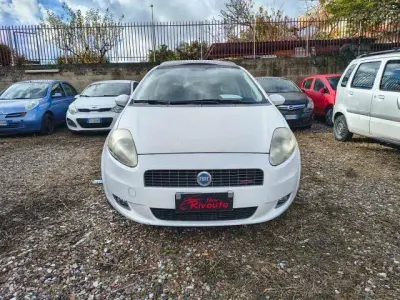 Usata Fiat Grande Punto Sport 90 CV (66 kW) 2007 Bianco Utilitaria