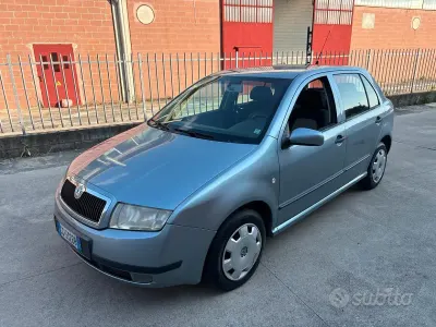 Usata Skoda Fabia Ambiente 64 CV (47 kW) 2005 Blu/azzurro Berlina