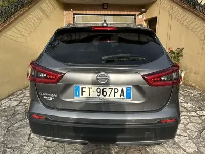 Usata Nissan Qashqai Tekna 131 CV (96 kW) 2019 Grigio SUV