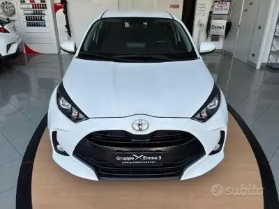 Usata Toyota Yaris Active 72 CV (52 kW) 2023 Bianco Utilitaria