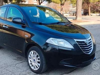 Usata Lancia Ypsilon Gold 69 CV (50 kW) 2012 Nero Utilitaria