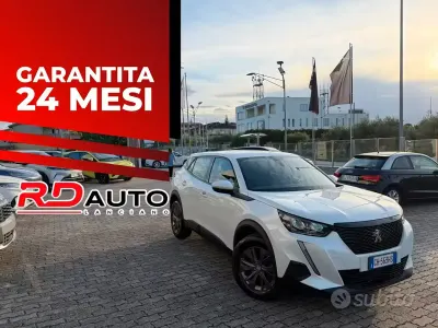 Usata Peugeot 2008 Active 131 CV (96 kW) 2021 Bianco SUV