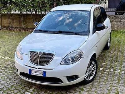 Usata Lancia Ypsilon 69 CV (50 kW) 2011 Bianco Utilitaria
