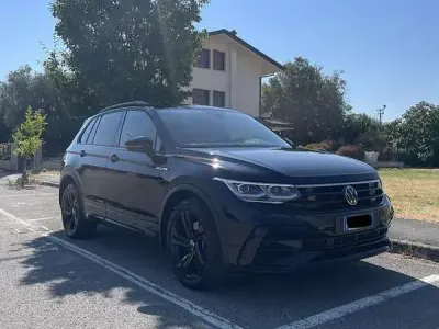 Usata VW Tiguan R-line 320 CV (235 kW) 2023 Nero SUV