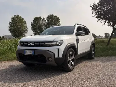 Usata Dacia Duster Journey 101 CV (74 kW) 2025 Bianco SUV