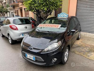 Usata Ford Fiesta 60 CV (44 kW) 2012 Nero Utilitaria