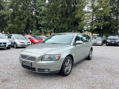 Usata Volvo V50 Momentum 179 CV (131 kW) 2007 Verde Station wagon