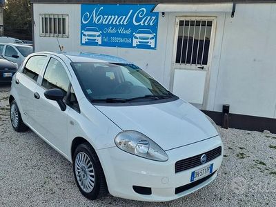 Usata Fiat Grande Punto Active 75 CV (55 kW) 2007 Bianco Utilitaria