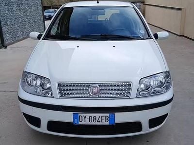 Usata Fiat Punto 77 CV (56 kW) 2009 Bianco Utilitaria